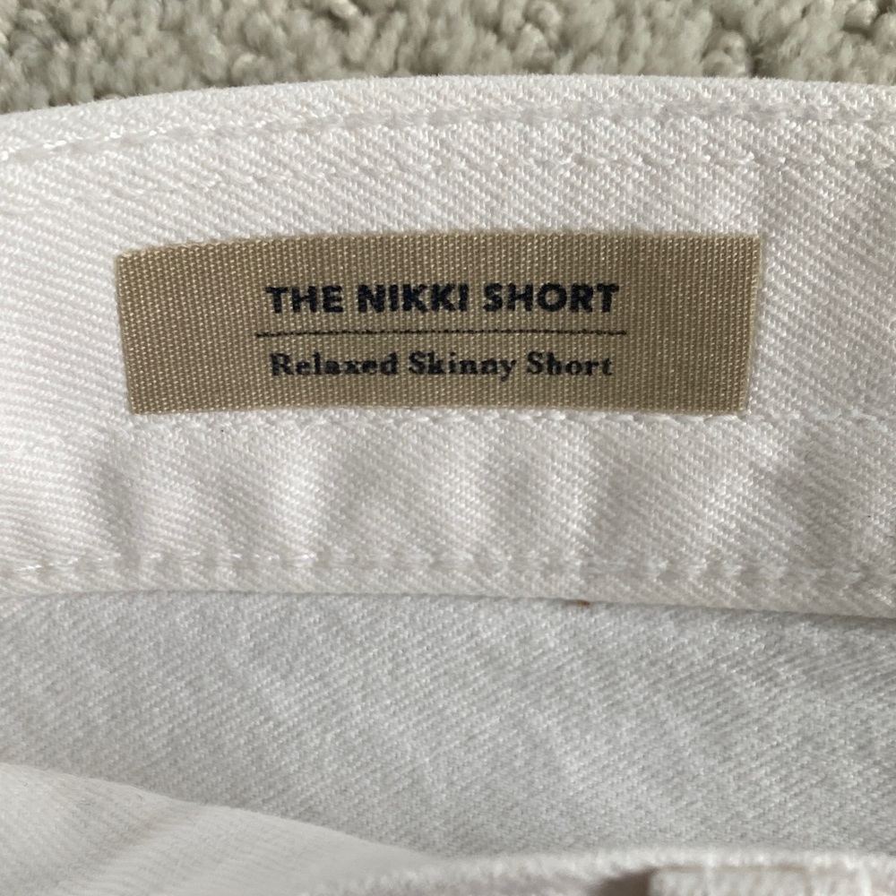 New AG women’s Nikki White Distressed Denim Shorts, size 27 - Picture 2 of 8